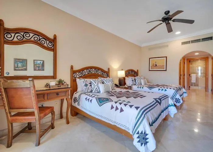 Beachfront Premium Ocean View 5 Star View * Cabo San Lucas
