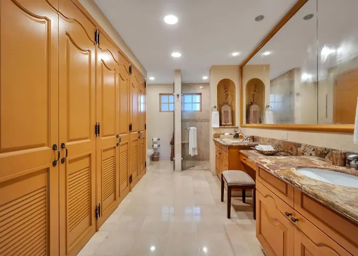 Beachfront Premium Ocean View 5 Star View *