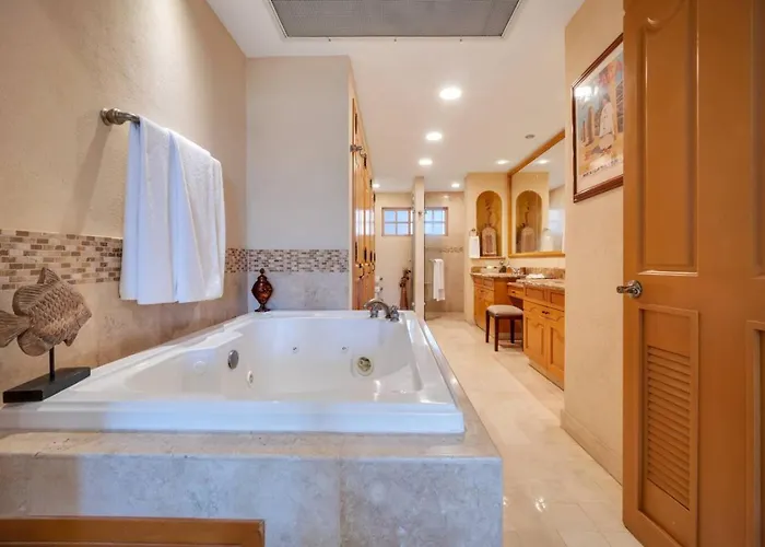 Beachfront Premium Ocean View 5 Star View Cabo San Lucas